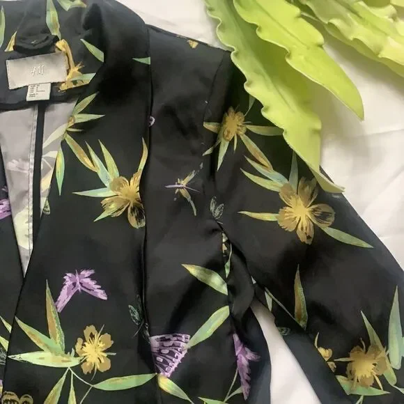 🦋h&m Floral Butterfly Open Front Blazer🦋 - Picture 3 of 14